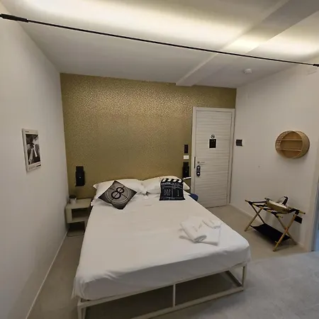 Miamihouse Essential 住宿加早餐酒店 瓦斯托