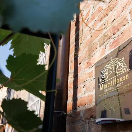 Miamihouse Essential 住宿加早餐酒店 瓦斯托
