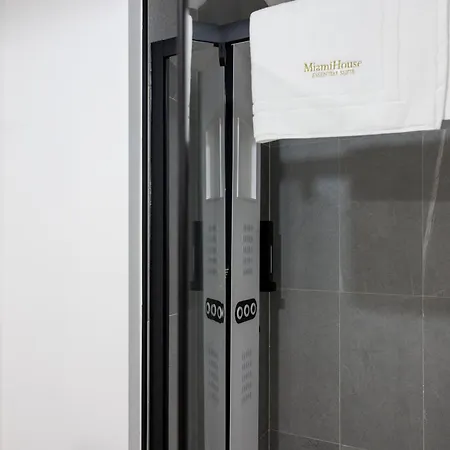 Miamihouse Essential Отель типа 