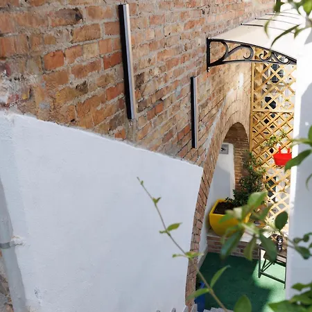 Miamihouse Essential Bed & Breakfast 3*