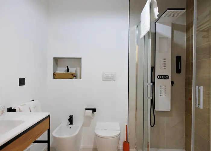 Miamihouse Essential 3* ואסטו