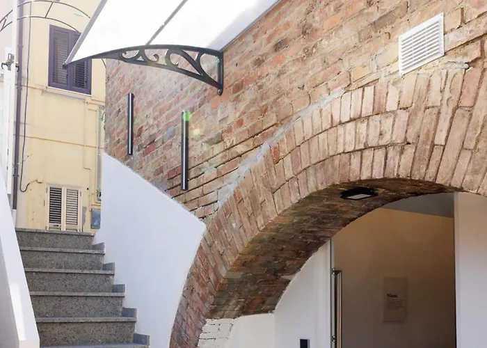 Miamihouse Essential