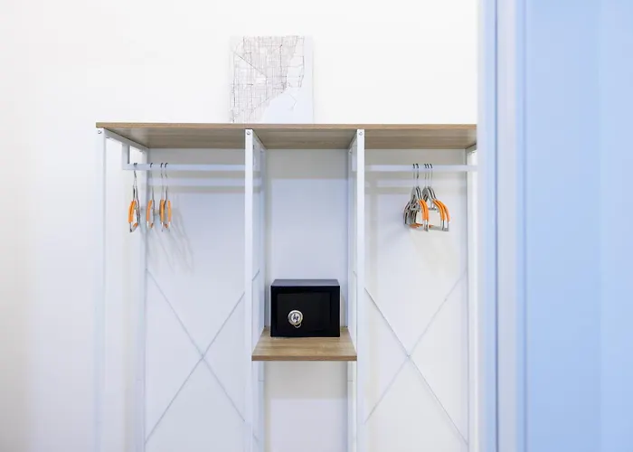 Miamihouse Essential 3* Васто