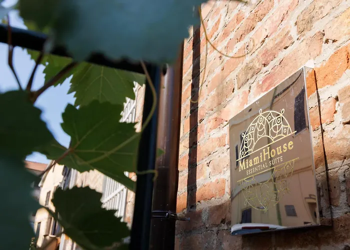 Miamihouse Essential לינה וארוחת בוקר ואסטו