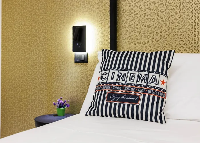 לינה וארוחת בוקר Miamihouse Essential ואסטו