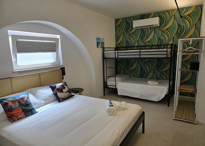 Miamihouse Essential 3* ואסטו