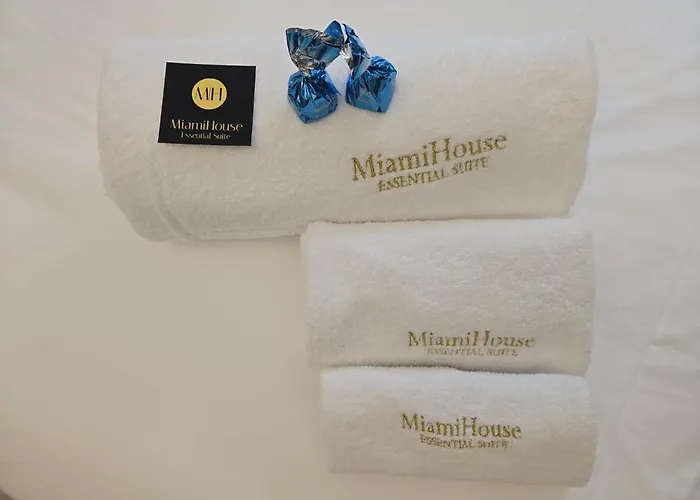 Miamihouse Essential לינה וארוחת בוקר 3*